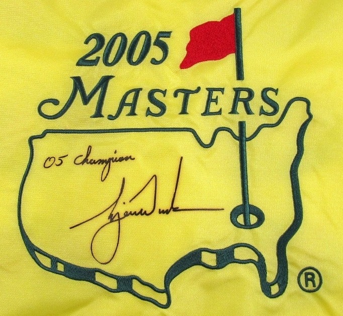 【伝説のチップイン ・バーディ！】タイガー・ウッズUDA製限定品直筆サイン+"05 CHAMPION"書き込み入り 2005年MASTERSピン・フラッグ#64/500 TIGER WOODS 